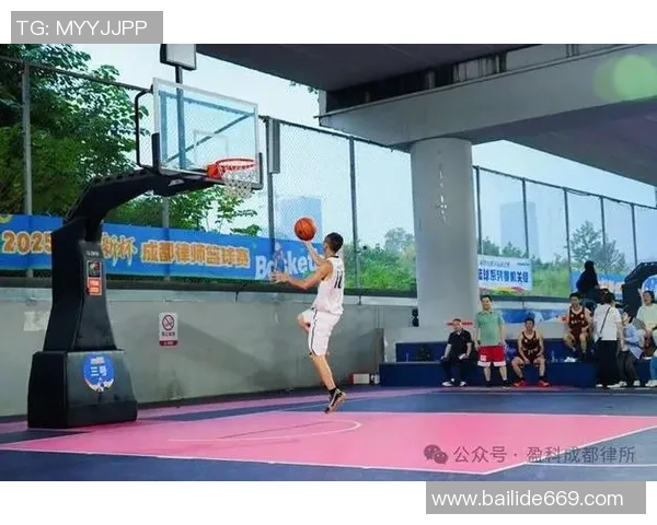 成都篮球队灵活性排名第三引发关注展现球队实力与潜力 成都篮球队灵活性排名第三引发关注展现球队实力与潜力