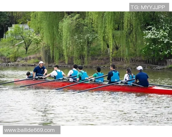 杭州足球队运营分析:成功经验与失误教训的深度剖析 杭州足球队运营分析:成功经验与失误教训的深度剖析